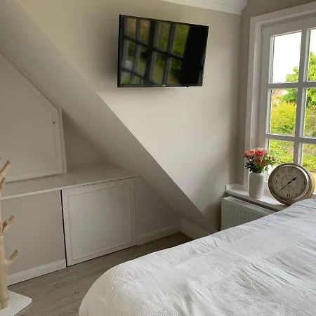 Keitum-hochwertig-und-gemuetlich-wohnen-unter-reet Apartment
